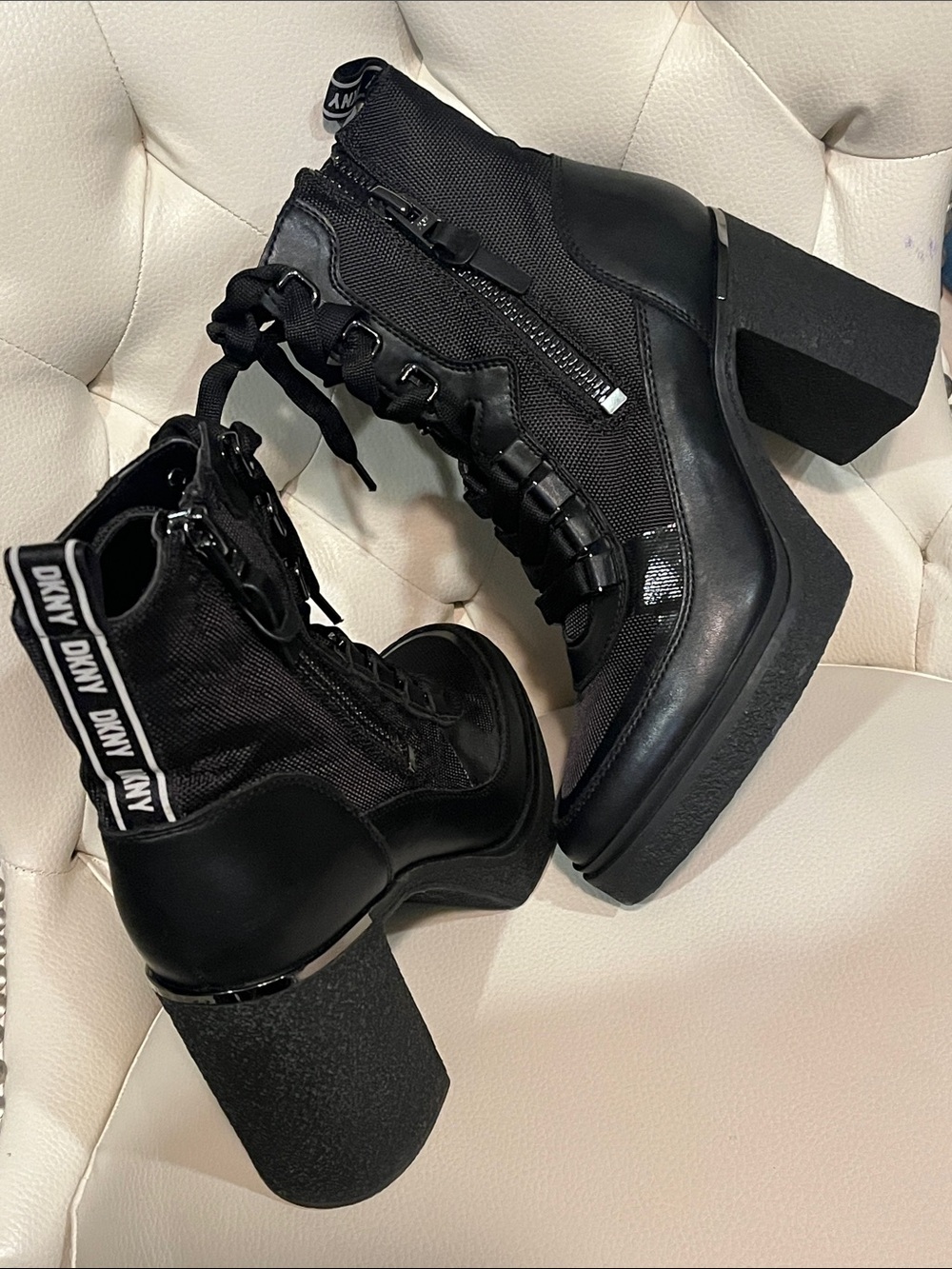 DKNY Black Lace-Up Platform Lug Heeled Ankle Boots Size 8 Eye Catching - Picture 2 of 12